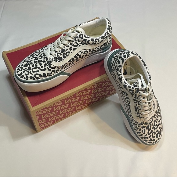 Vans Old Shook Stacked White With Multicolored LeopardUV Ink, Sz 8 - Picture 3 of 10